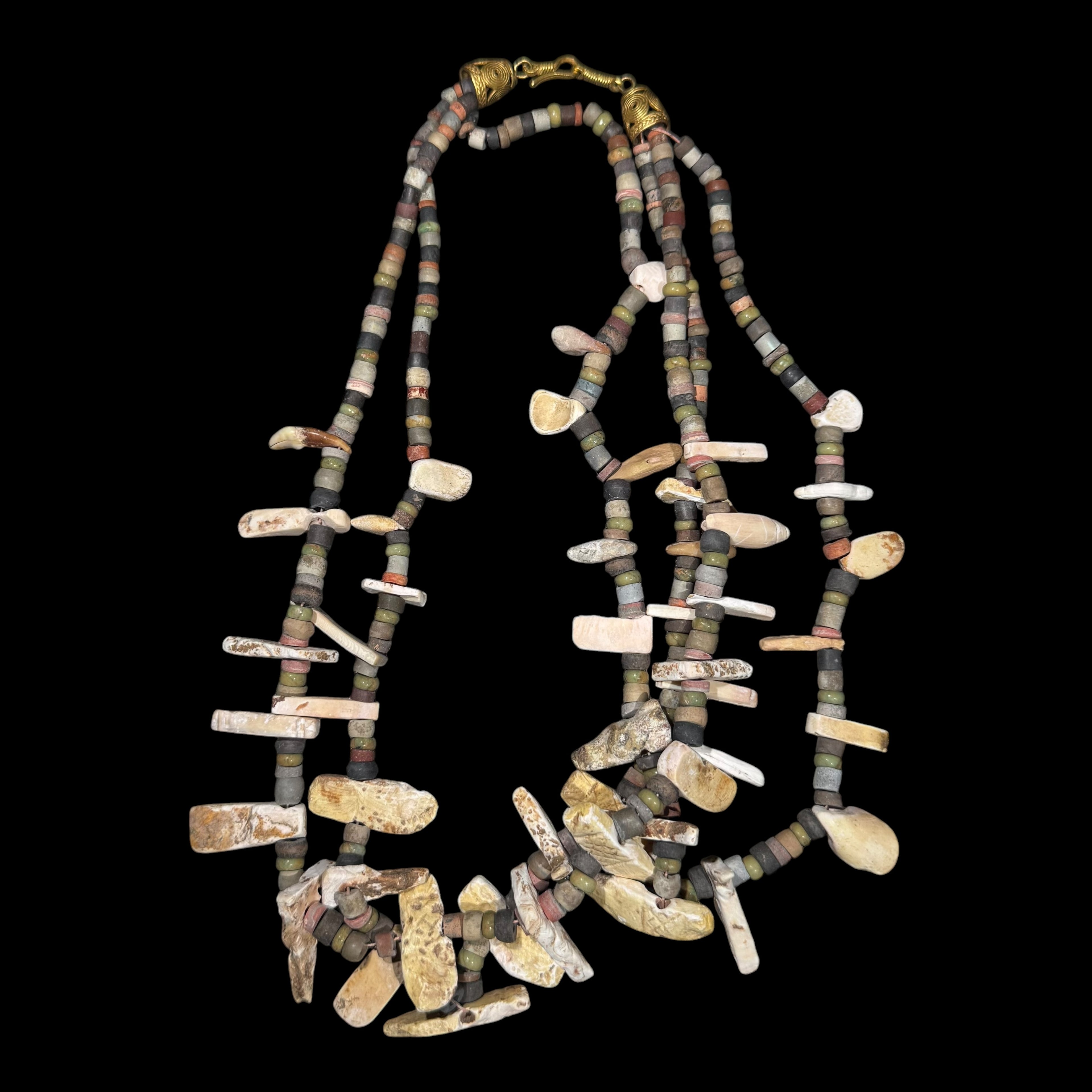 Pre-Columbian Tairona stone and shell bead necklace