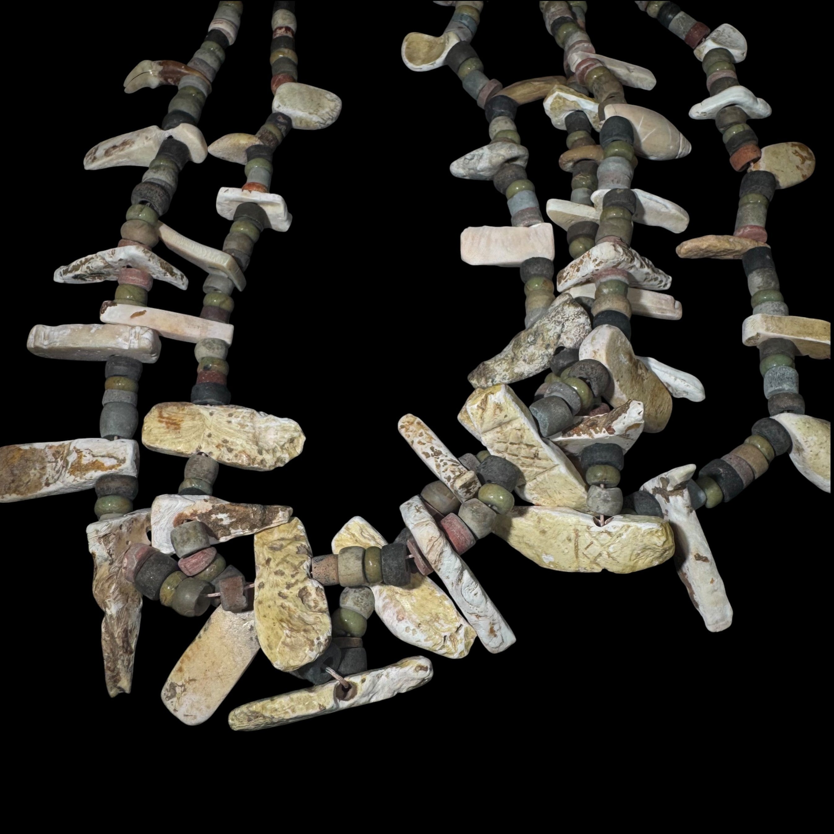 Pre-Columbian Tairona stone and shell bead necklace