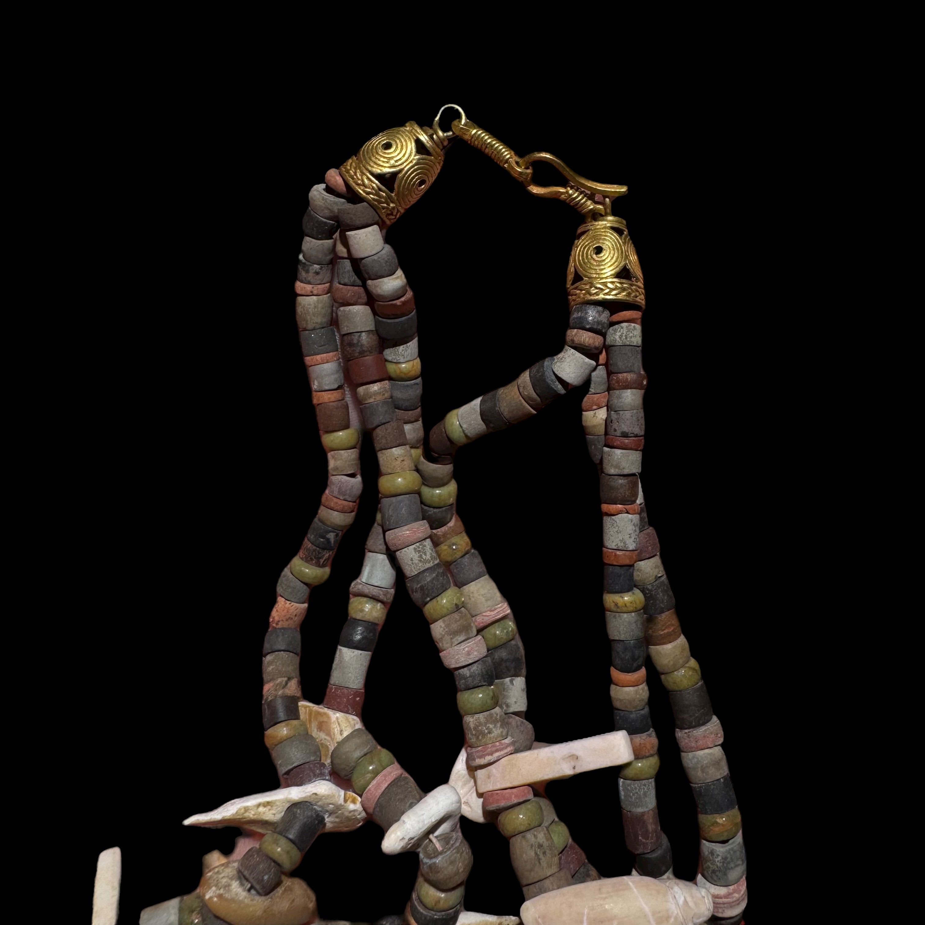 Pre-Columbian Tairona stone and shell bead necklace