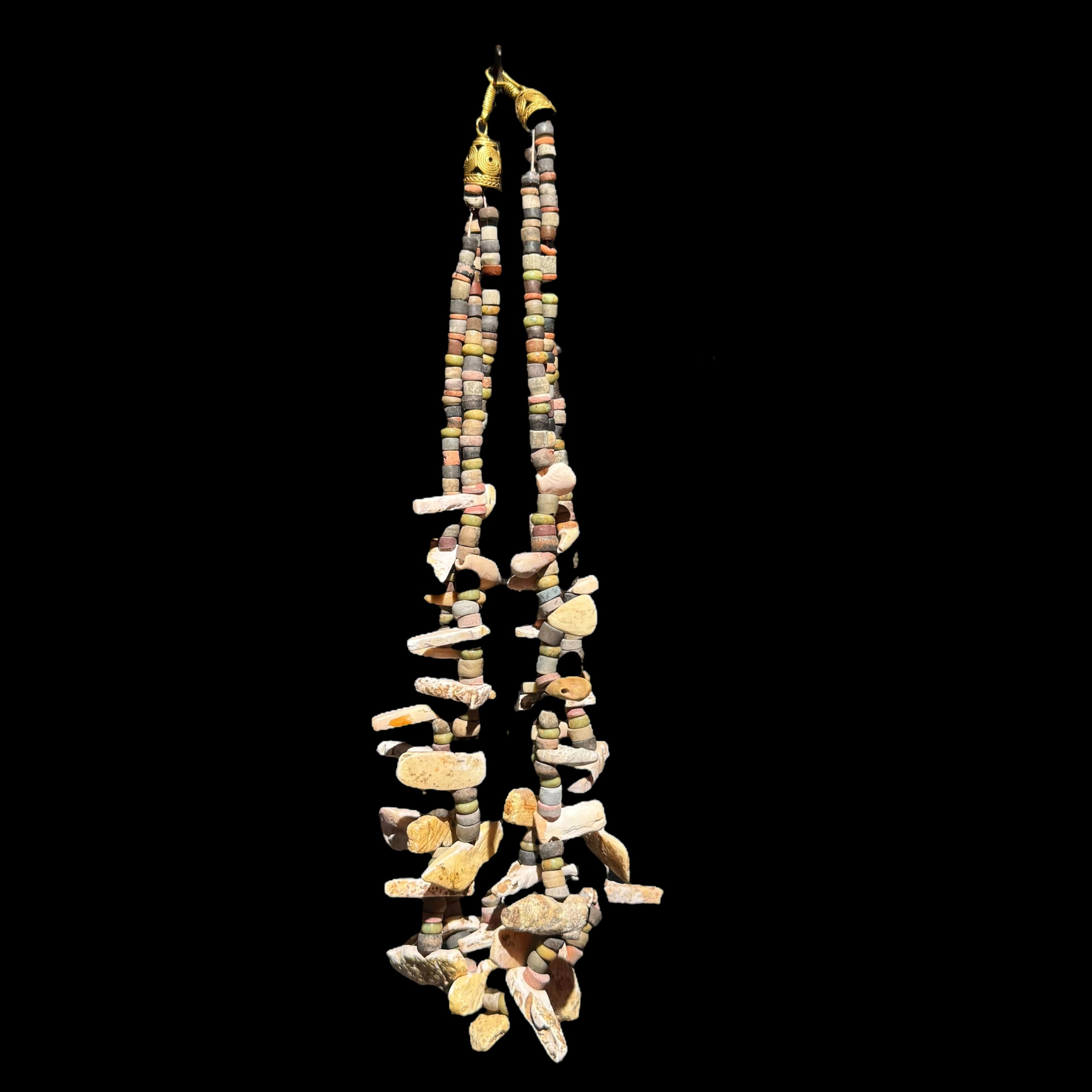 Pre-Columbian Tairona stone and shell bead necklace