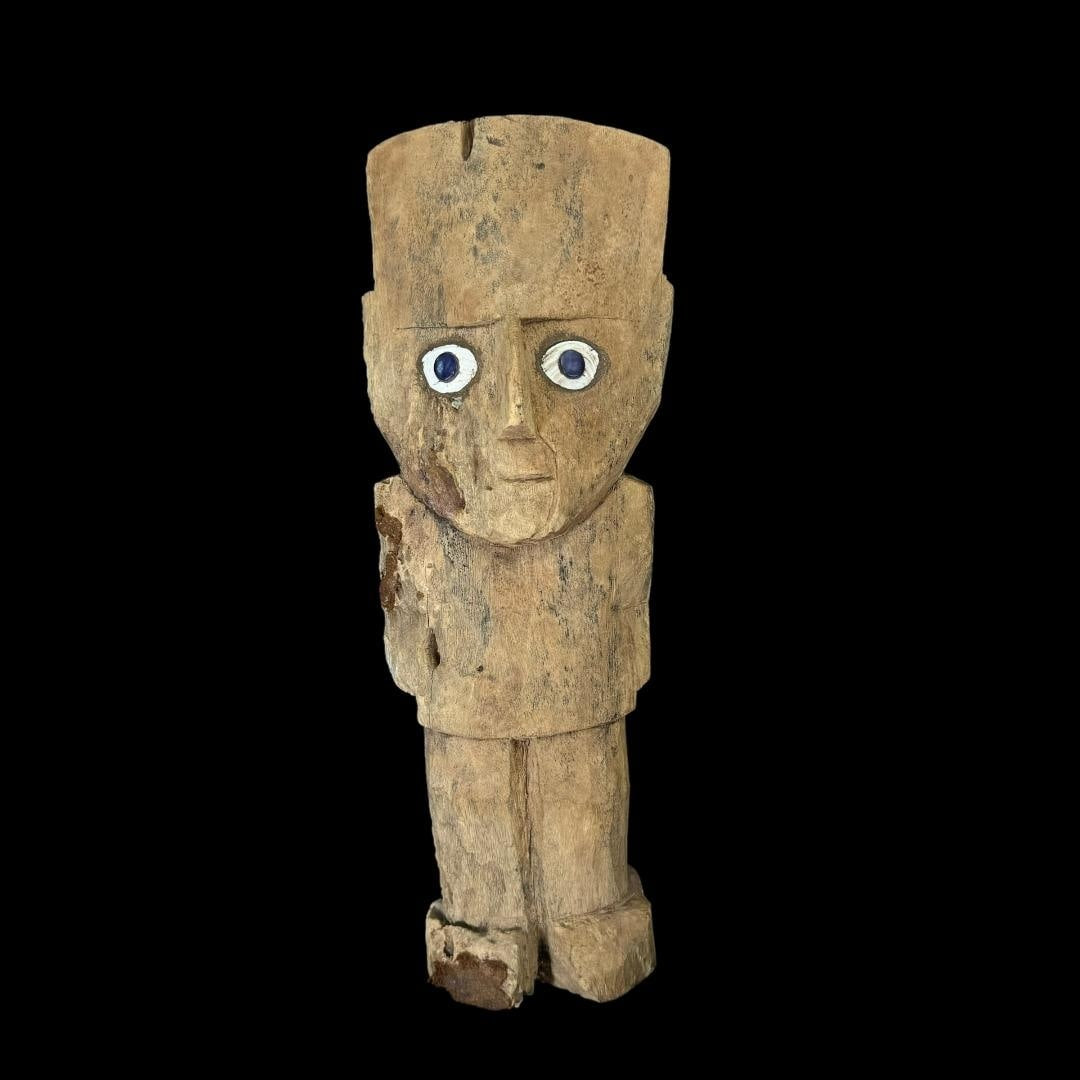 Large Pre-Columbian Chancay wood figure with inlay