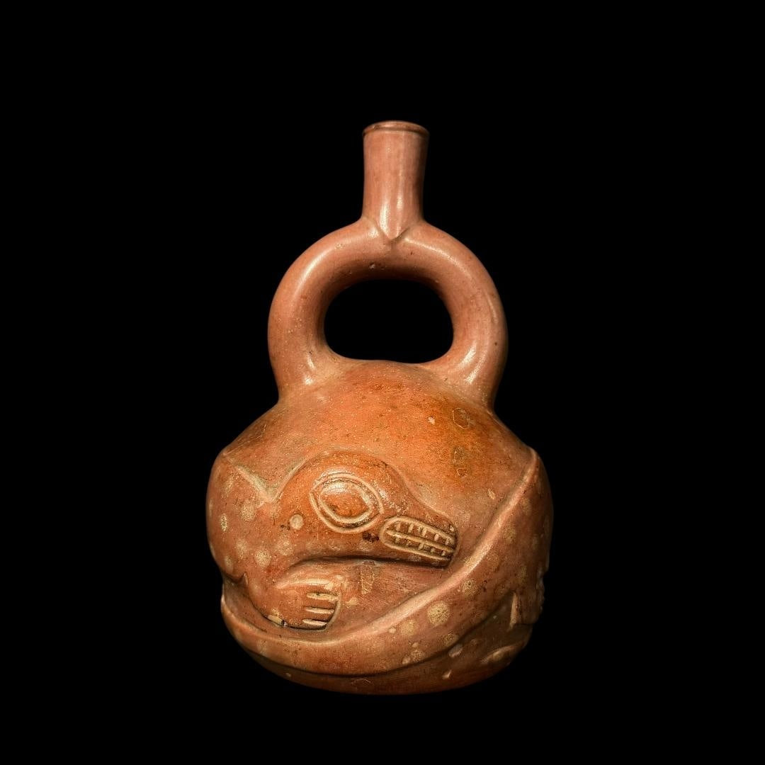 Pre-Columbian Moche II Pottery lizard vessel