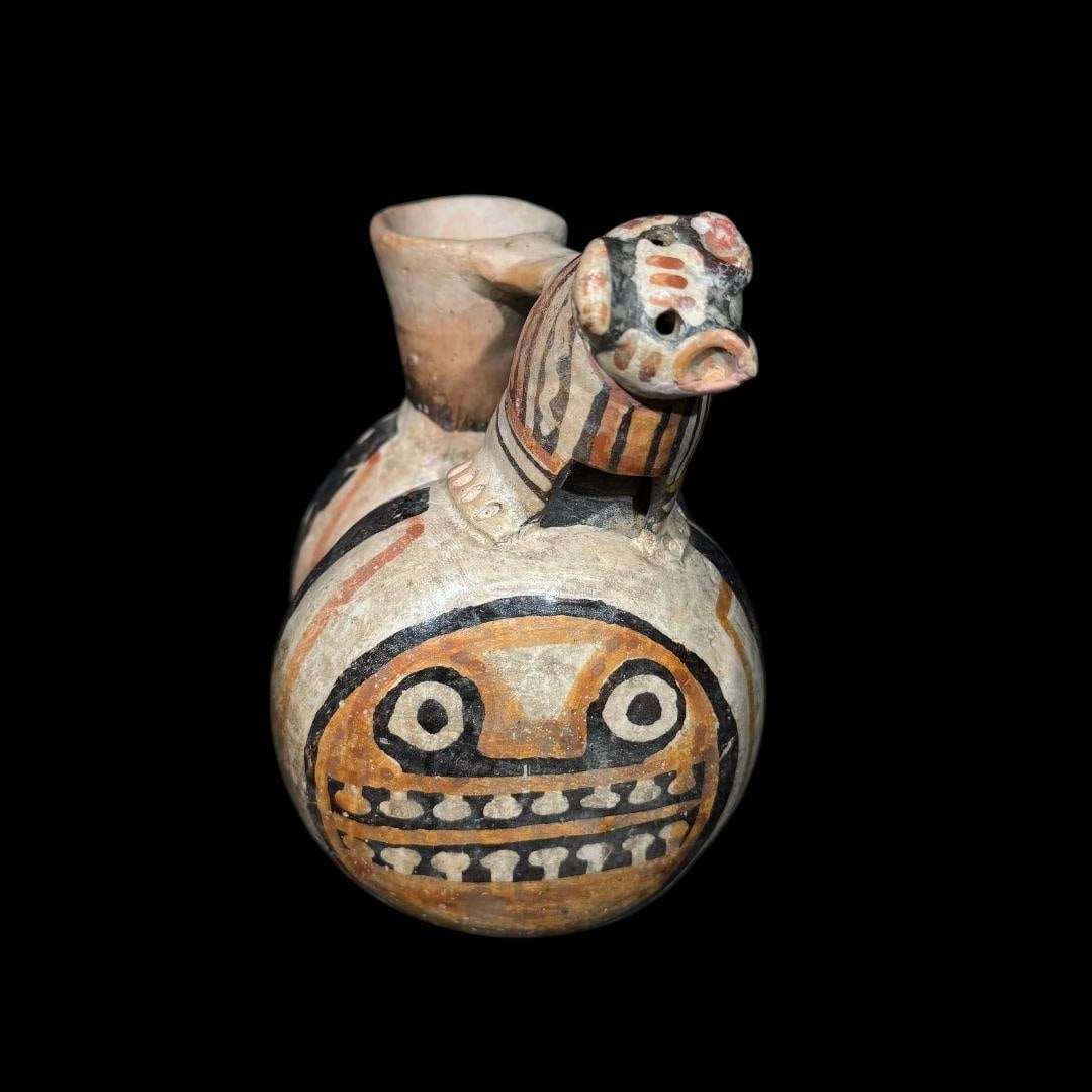 Pre-Columbian Recuay jaguar whistling vessel