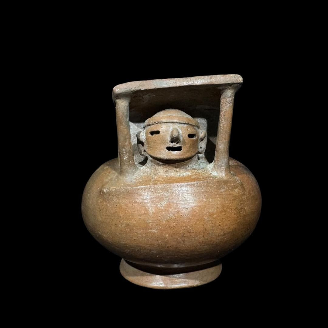 Pre-Columbian Virú Pottery House Vessel