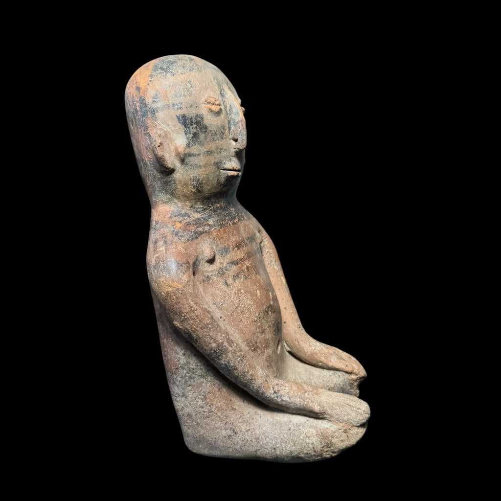 Pre-Columbian Quimbaya cauca seated figure