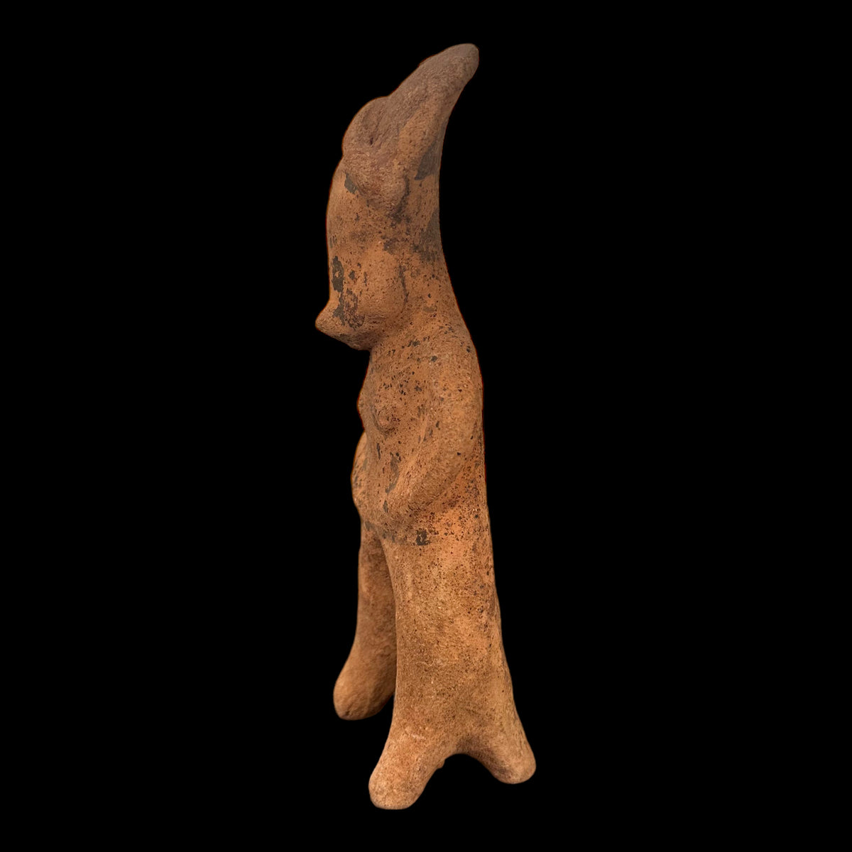 Pre-Columbian Chinesco pottery standing figure