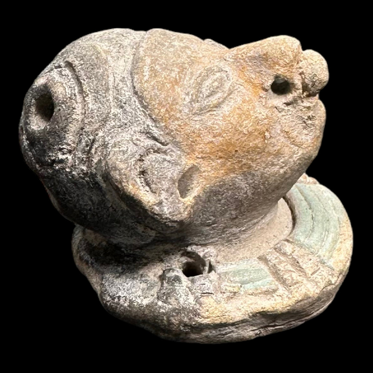 Pre-columbian Jamacoaque lime container in the form of a war trophy head