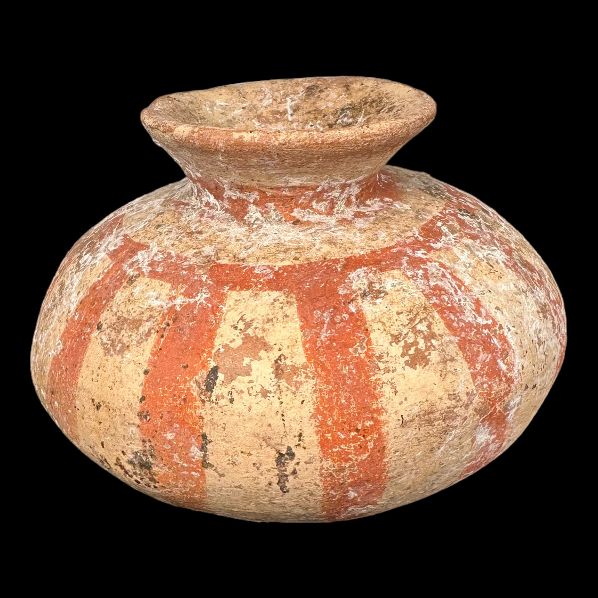 Pre-Columbian Chinesco pottery painted olla