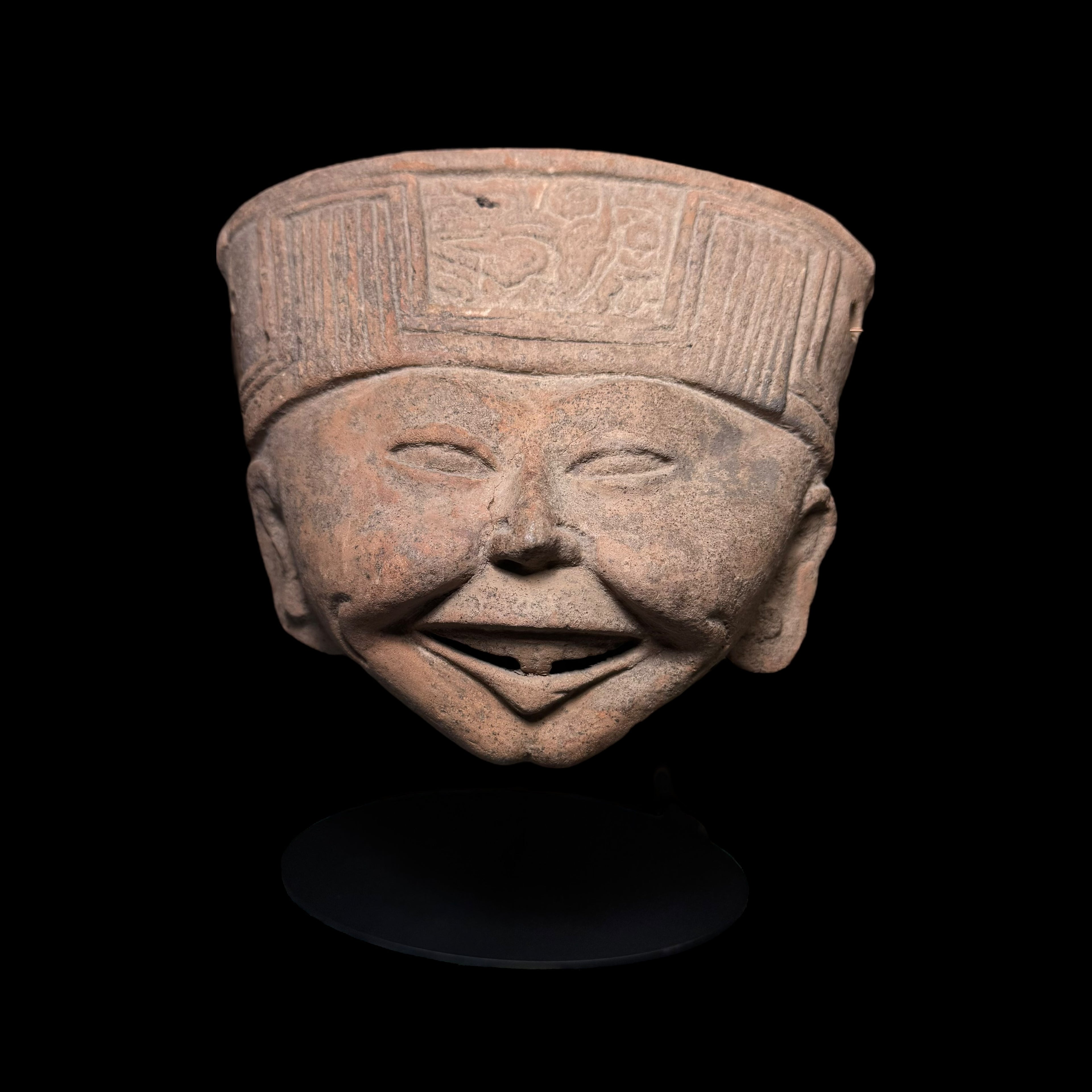 Large Pre-Columbian Veracruz sonriente pottery head fragment