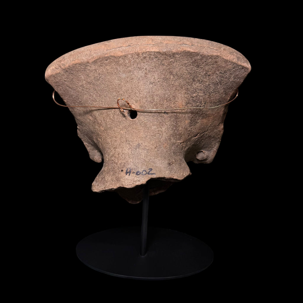 Large Pre-Columbian Veracruz sonriente pottery head fragment