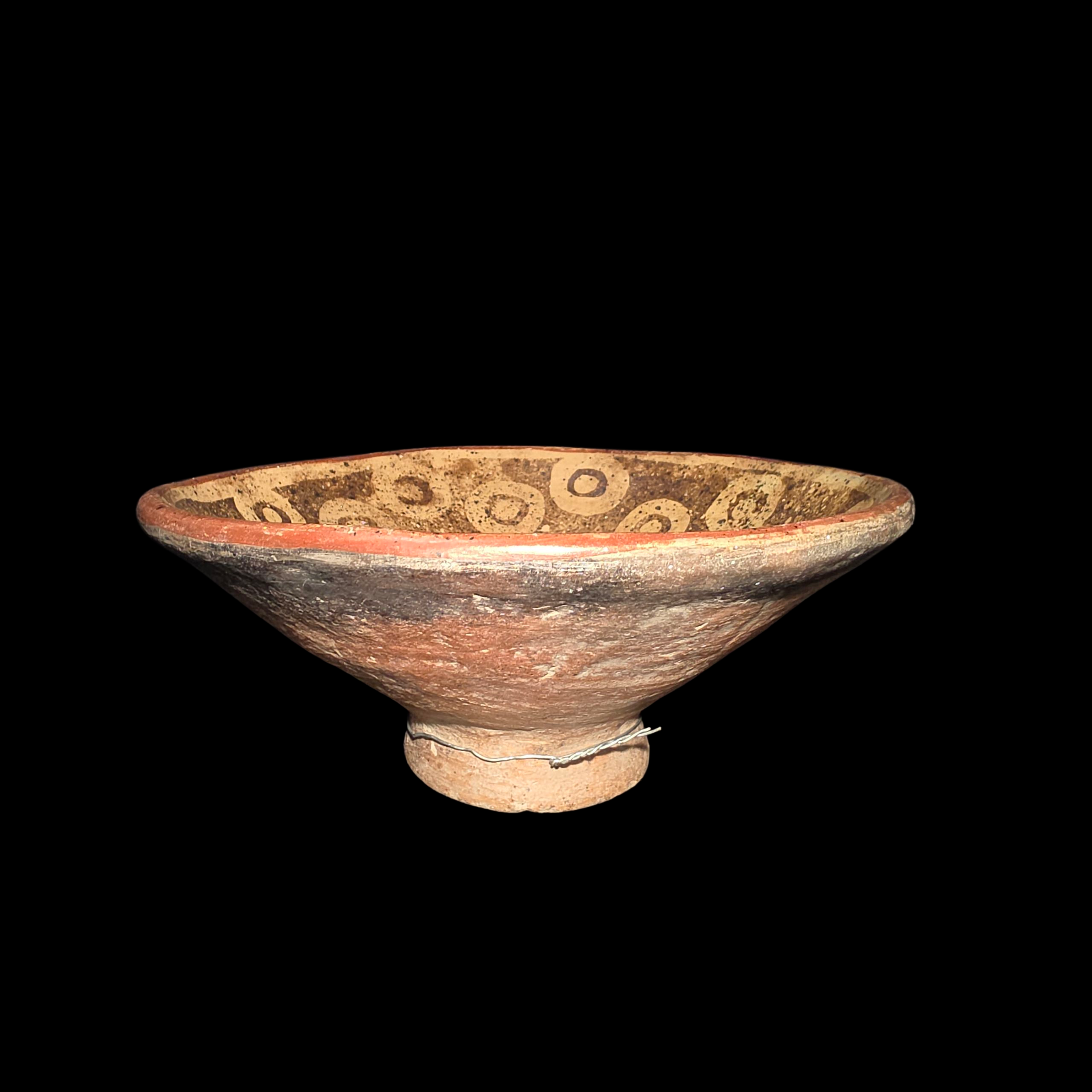 Pre-Columbian Nariño Ceramic Bowl – Concentric Circle Pattern