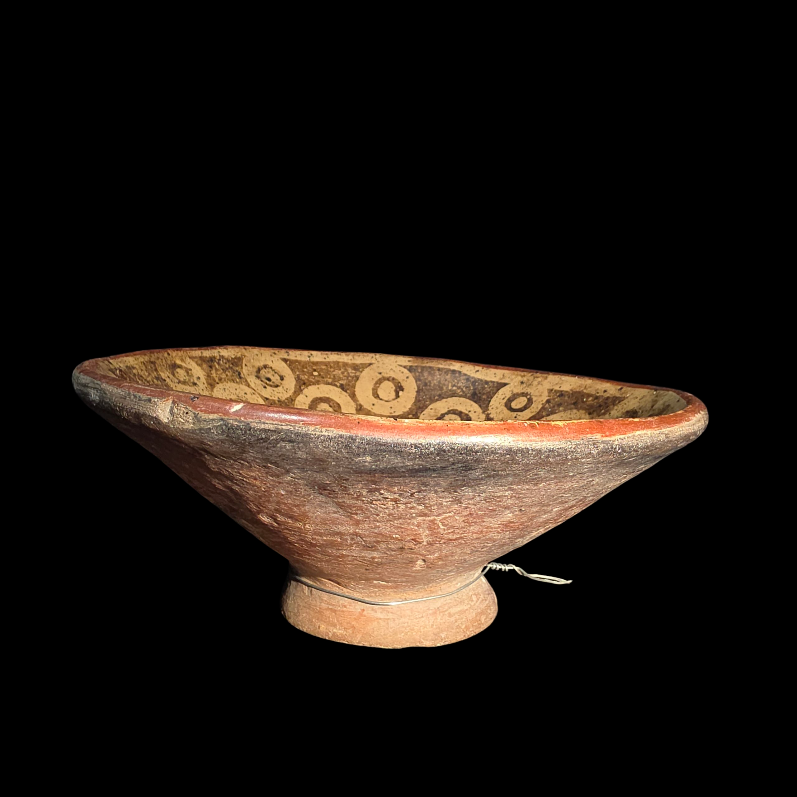 Pre-Columbian Nariño Ceramic Bowl – Concentric Circle Pattern