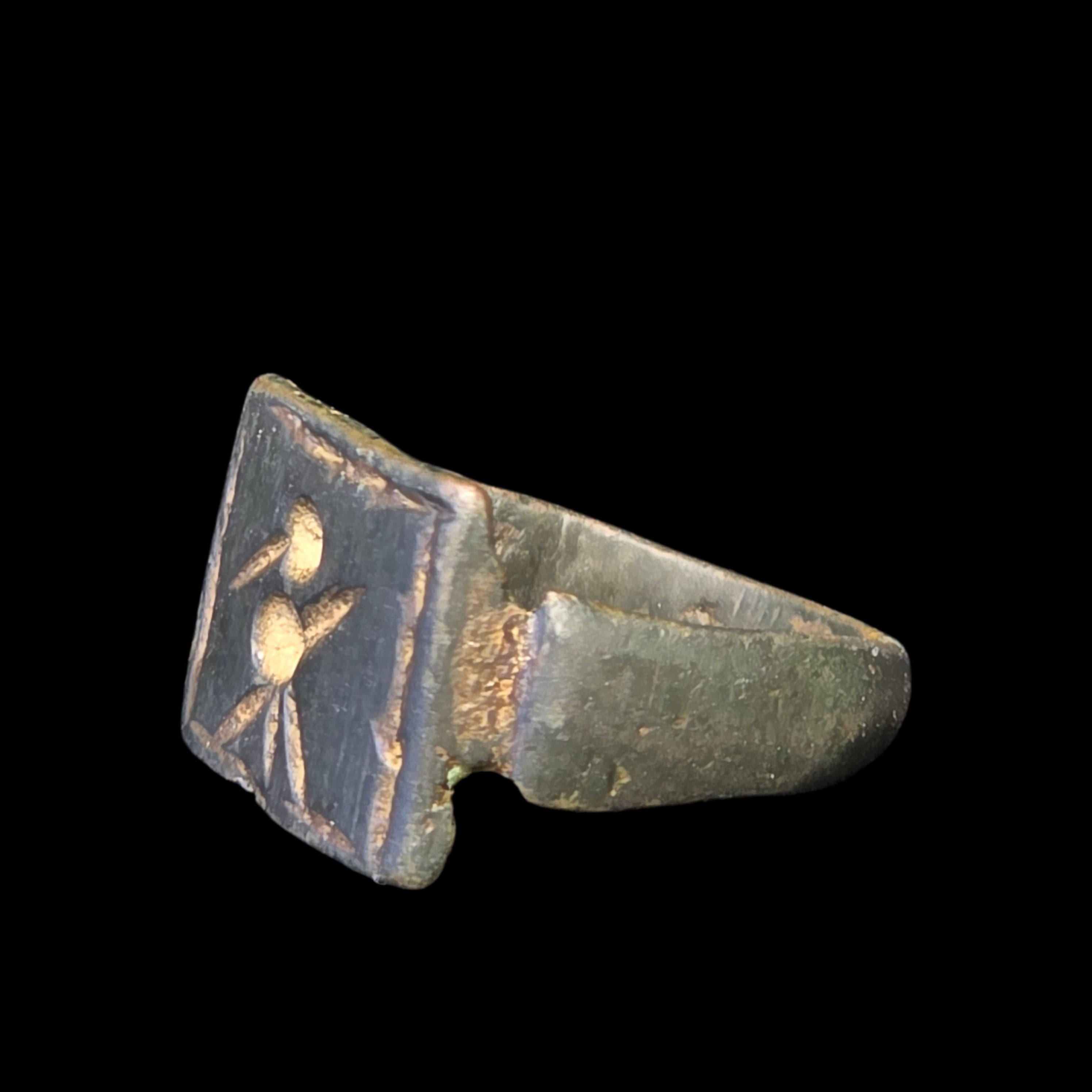 Ancient Roman Bronze Ring w/ Bird Motif – 1st–2nd Century AD, Size 6