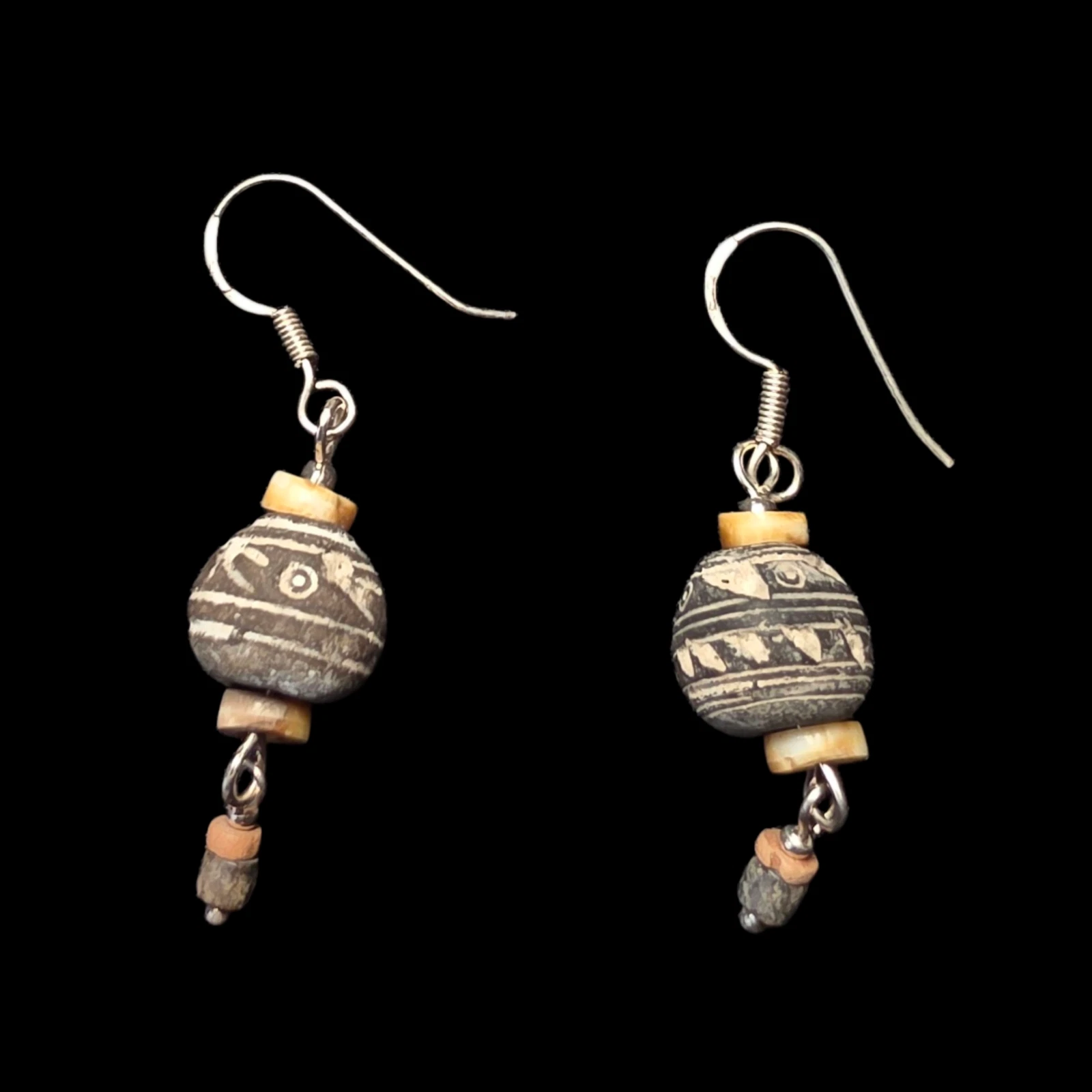 Pre-Columbian Manteno pottery and stone earrings