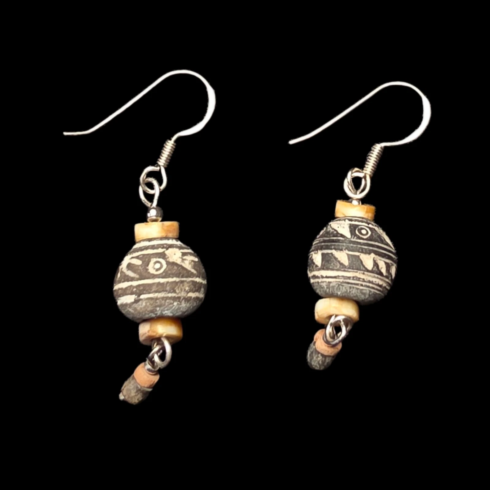 Pre-Columbian Manteno pottery and stone earrings
