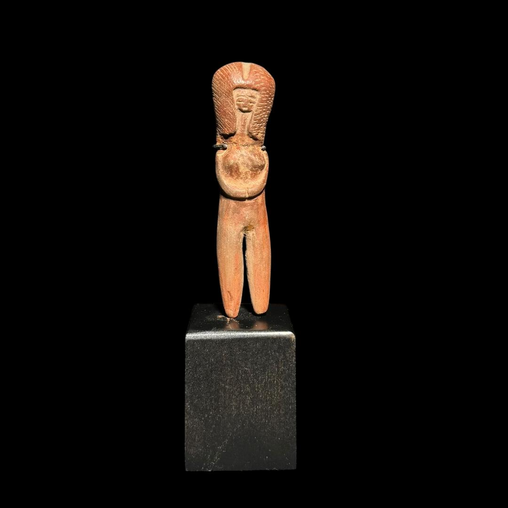 Pre-Columbian Valdivia Venus Pottery Figure