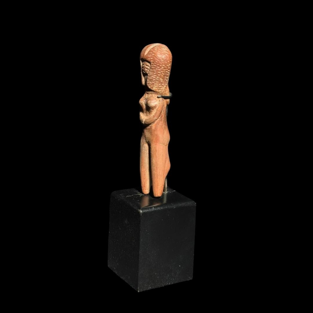 Pre-Columbian Valdivia Venus Pottery Figure
