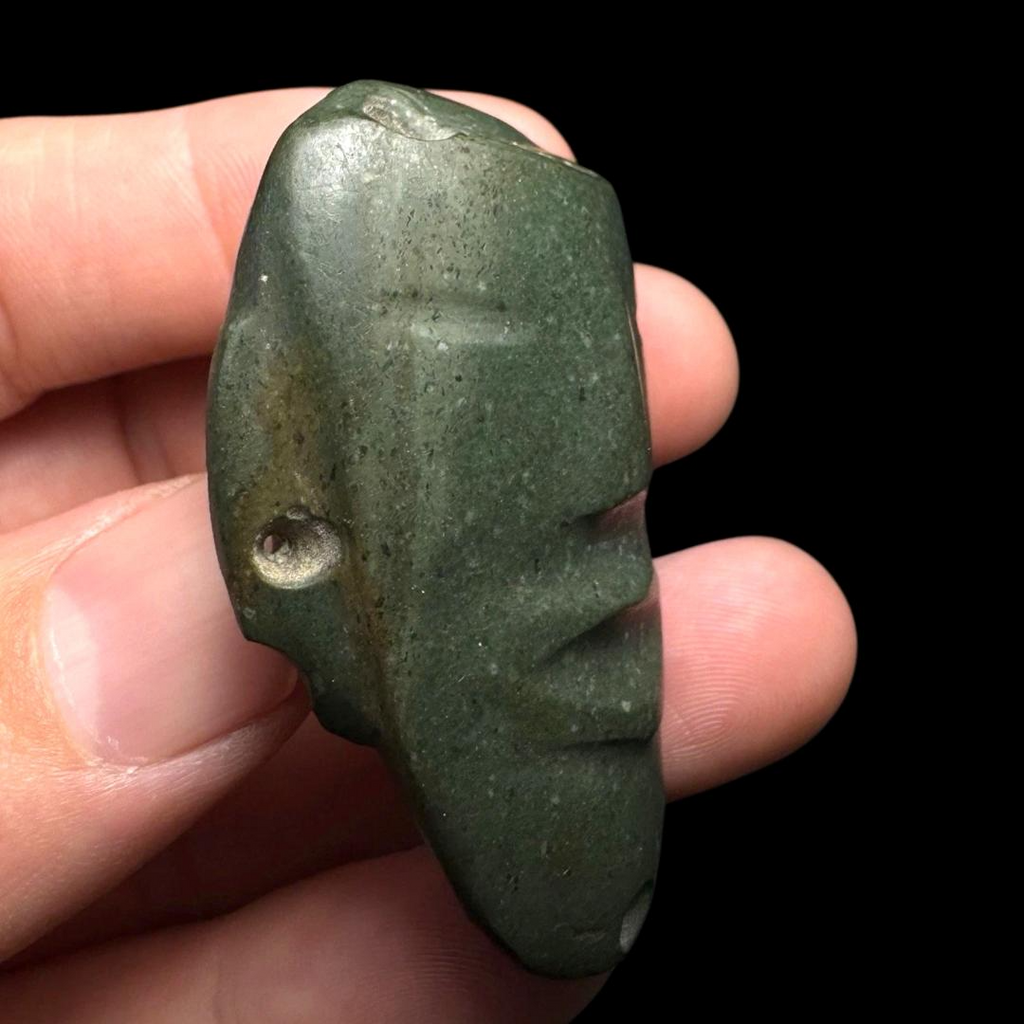 Pre-Columbian Guerrero Greenstone Double-Face Pendant – Chontal